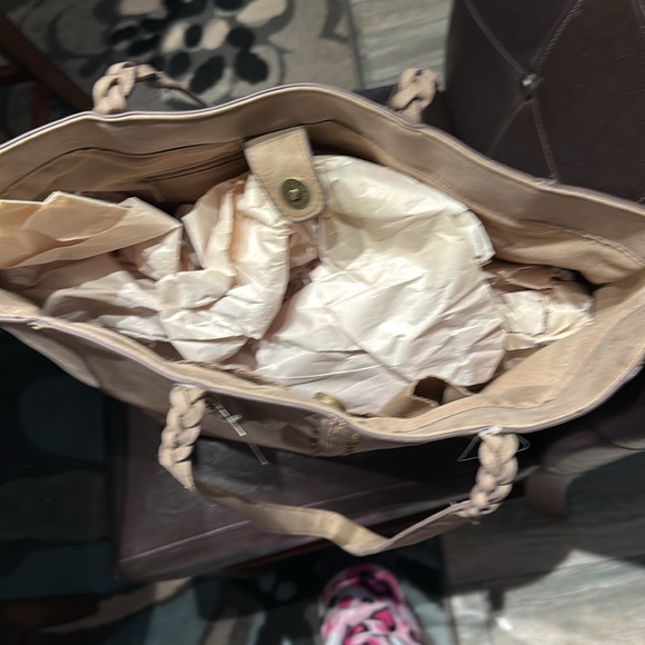 Large Brown tote/pocketbook or can be used d for laptop bag. (15 w x 13 L x6 D) - Picture 7 of 11